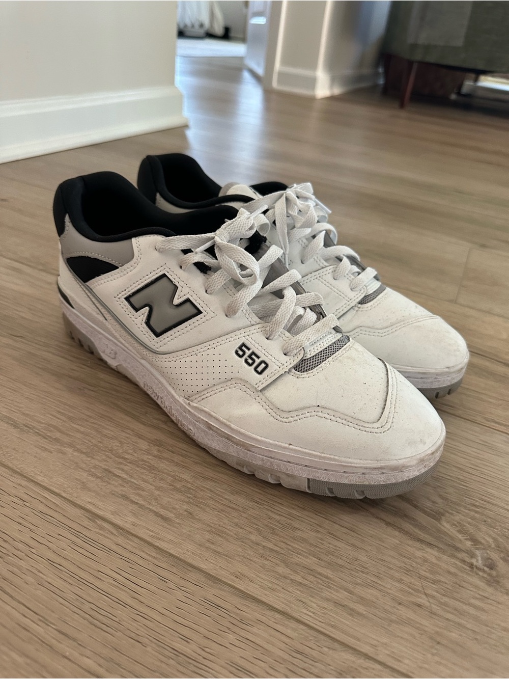 New Balance 550 Men's White and Black Athletic Sneakers